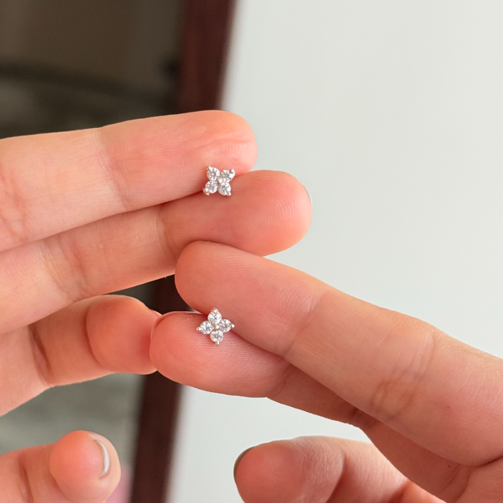 Glimmer Flatback Stud Pair