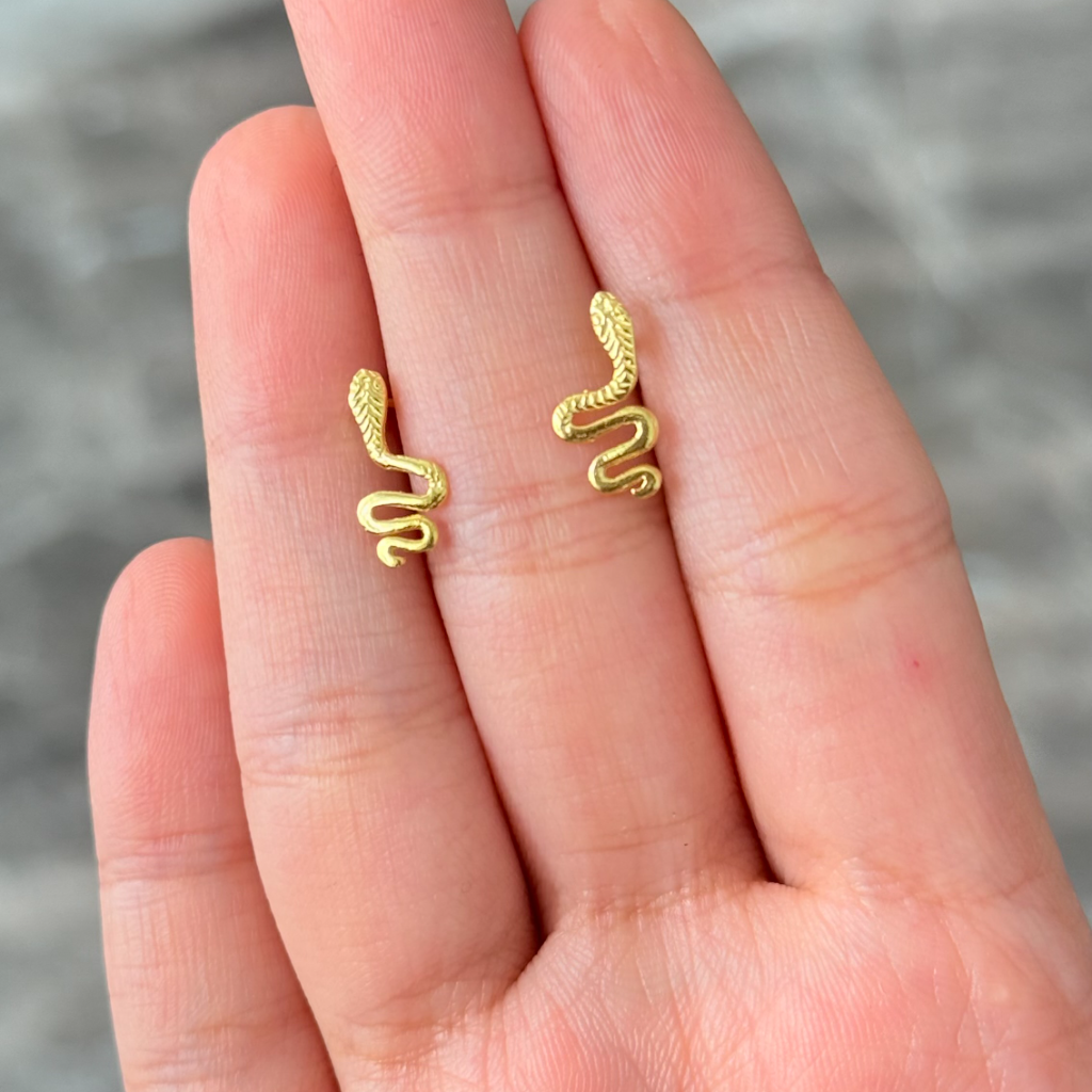 Reputation Stud Pair