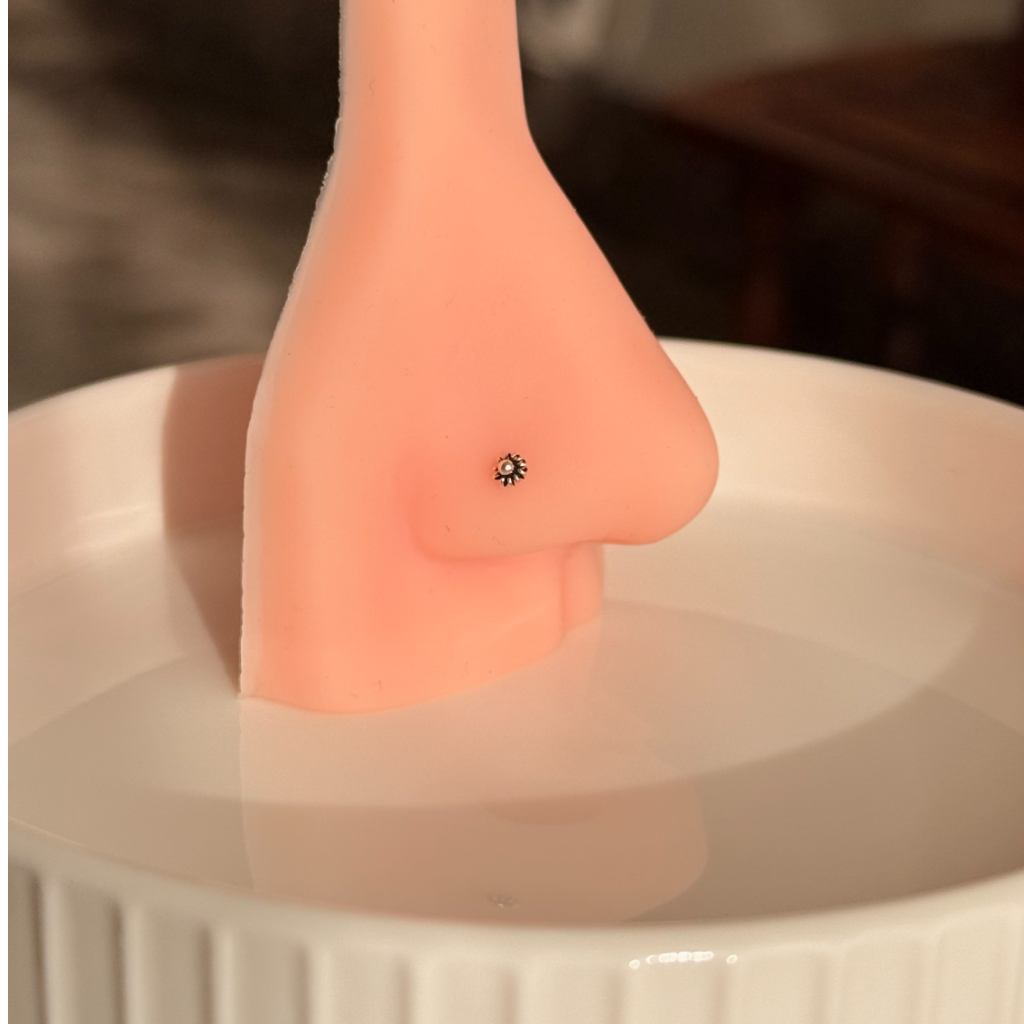 Iris Floral Nose Pin – Oxidised