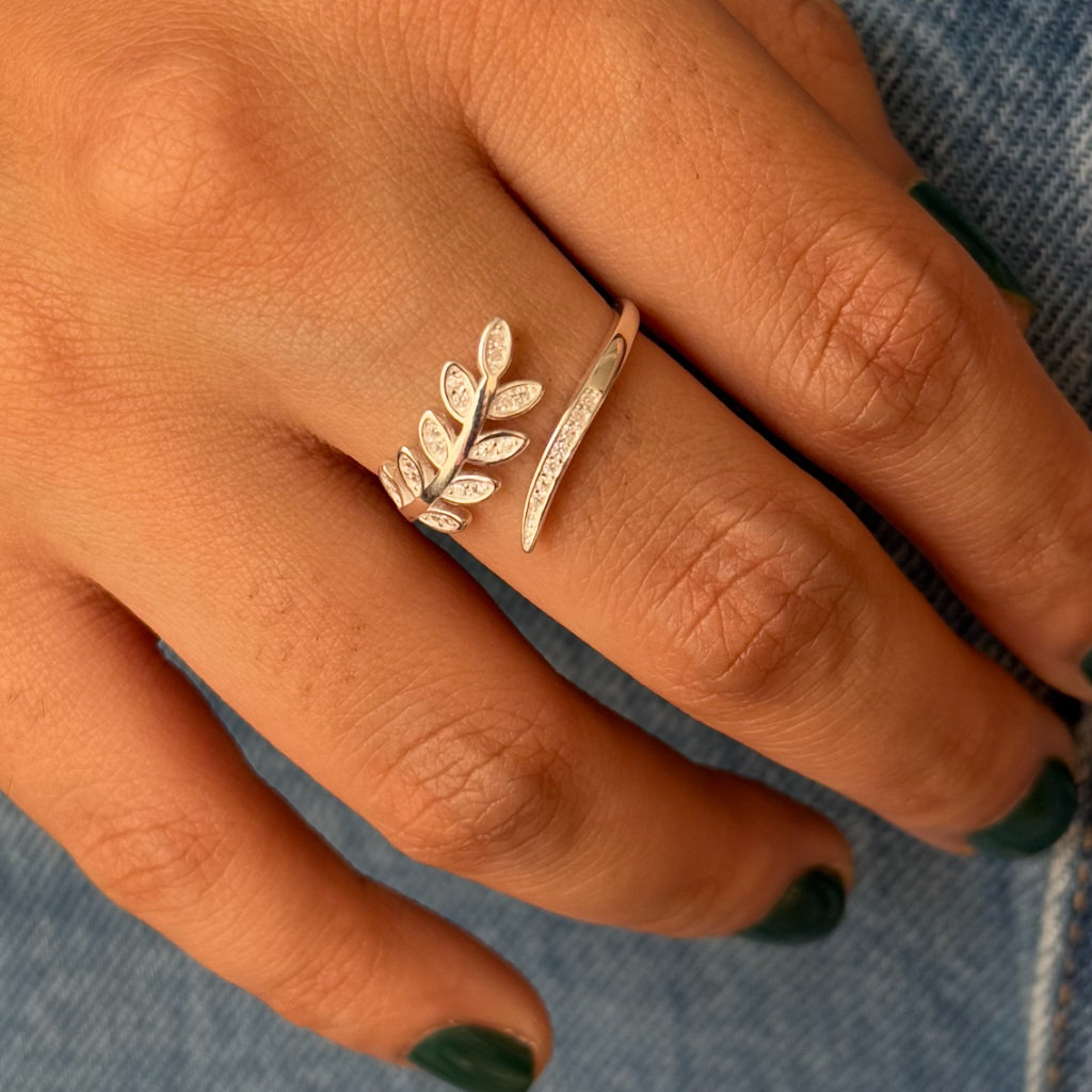Belle Leaf Adjustable Ring