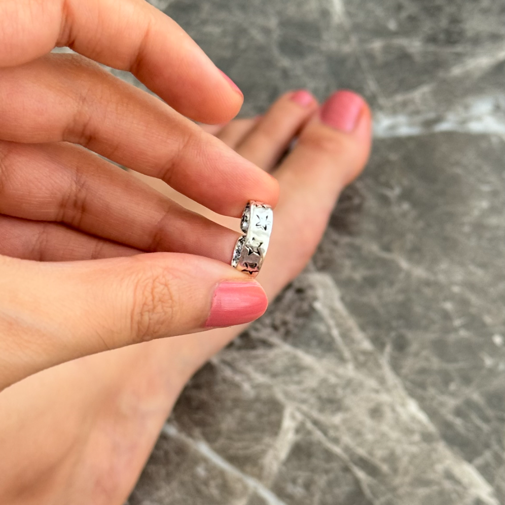 Vedika Toe Ring Pair