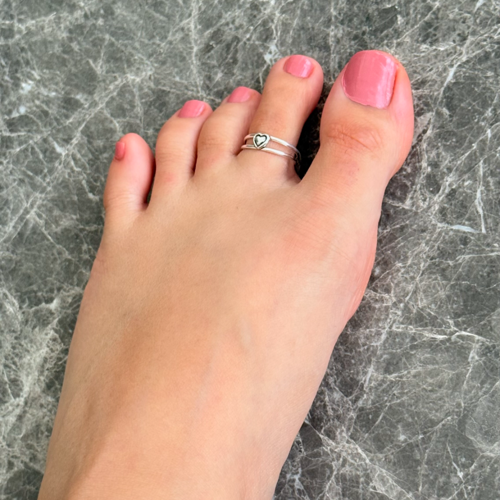 Ehsaas Toe Ring Pair