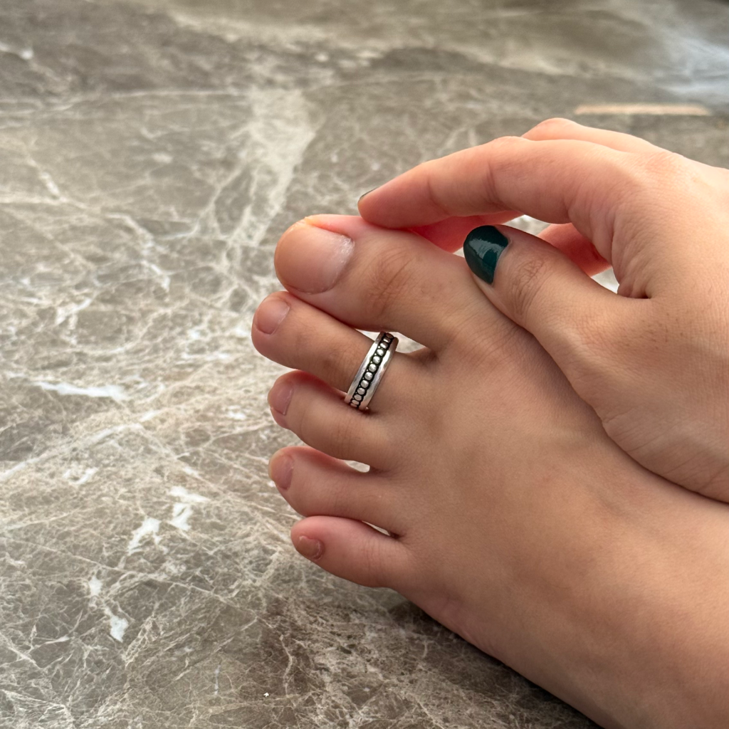 Adaa Toe Ring Pair