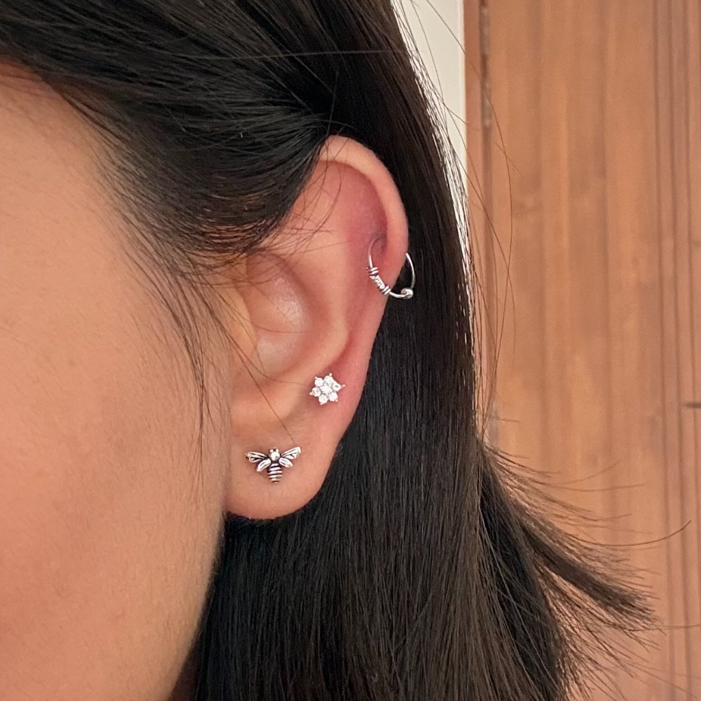 Fida Upperlobe Hoop Pair