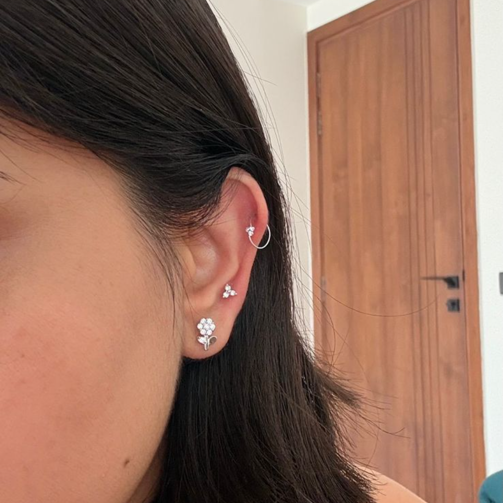 Clover Flatback Stud Pair