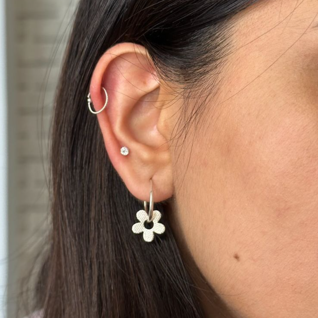 Saanya Upperlobe Hoop Pair