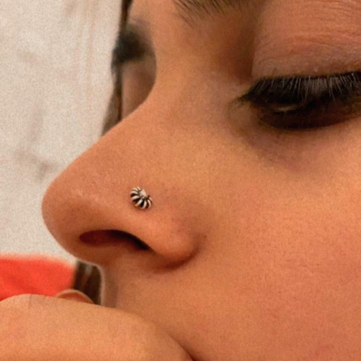 Iris Floral Nose Pin – Oxidised