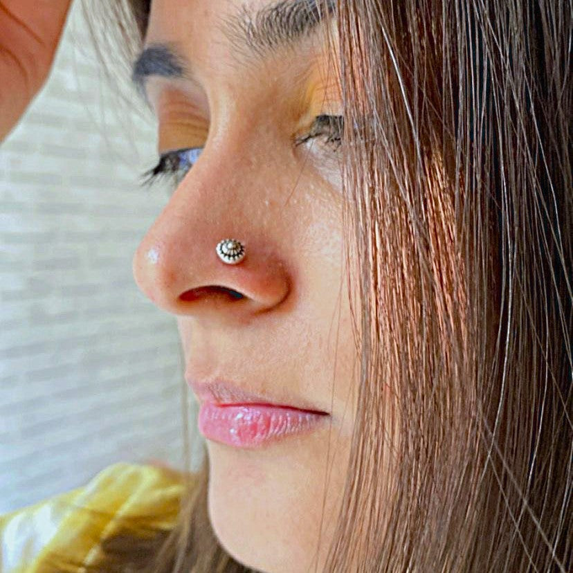 Zara Nose Pin – Oxidised